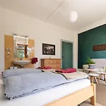 Apartment Absteige Innsbruck- Zentrale Ferienapartments *